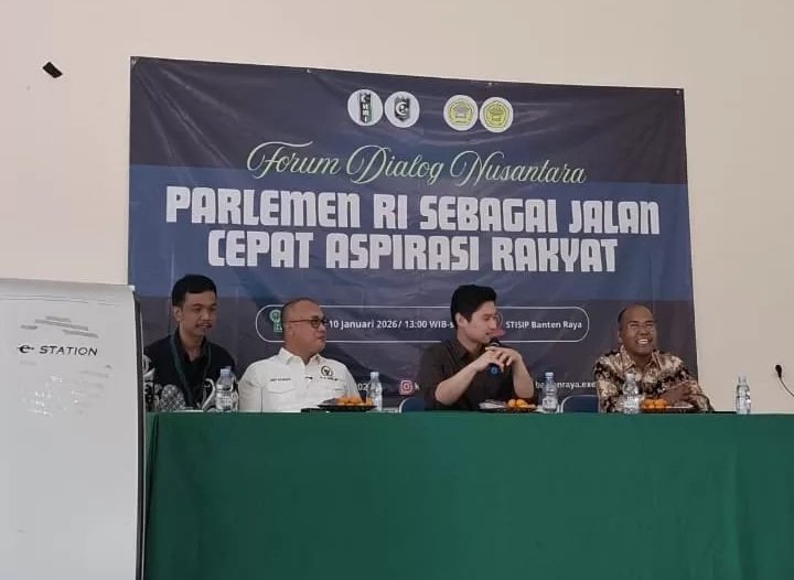 DIALOG HMI PANDEGLANG BERJALAN LANCAR DIHADIRI DUA ANGGOTA DPR RI DAPIL BANTEN I